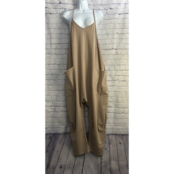 NEW Women’s Free People FP Movement Hot Shot Onesie, RARE color Khaki Tan Sz XS - Picture 2 of 7